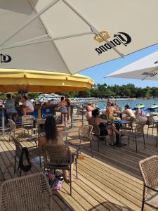 Apartment Crikvenica mit Terrasse