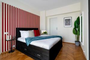 Quirky Top-Floor 1BR Nest in the Historic Center