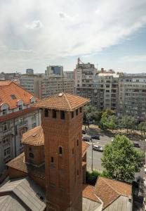 Quirky Top-Floor 1BR Nest in the Historic Center