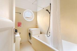 3BDR IDEAL CENTRAL ATHENIAN APT