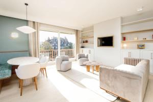 Luxury sea view 3BR-2BA with services in Deauville
