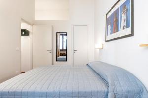 GuestHost - Love and Light in Taormina