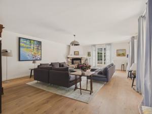 650m de la mer-Grande maison pour 10 avec piscine