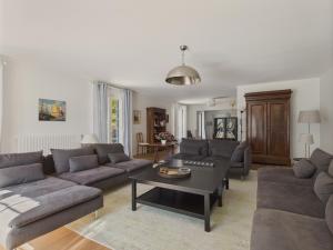 650m de la mer-Grande maison pour 10 avec piscine