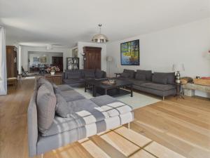 650m de la mer-Grande maison pour 10 avec piscine