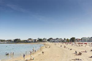 Maisons de vacances 650m de la mer-Grande maison pour 10 avec piscine : photos des chambres