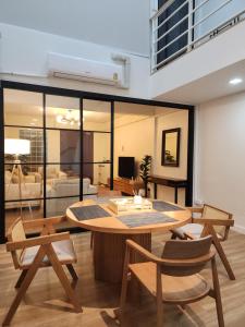 Super cozy new townhome in central of Bangkok 4 PAX