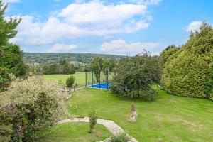 Maisons de vacances Amazing Villa with Swimming Pool : photos des chambres