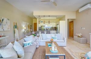 ®{The~Beach~View} @PlayaBonita BeachfrontPool