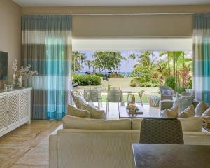 ®{The~Beach~View} @PlayaBonita BeachfrontPool