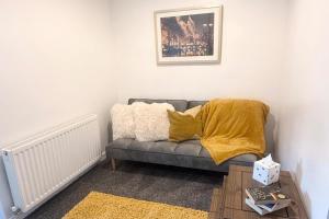 1 Bed Flat - Sleeps 3 - Parking - Pet friendly