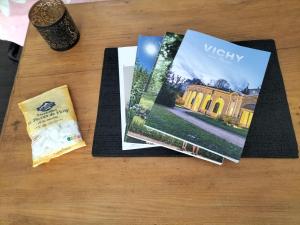 Sejours chez l'habitant Studio tres calme 5mn VICHY : photos des chambres