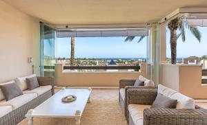 Sea view apartment El Paraiso Estepona