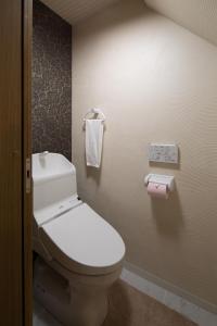 Kanade Kyotoeki-Hachijomuromachian