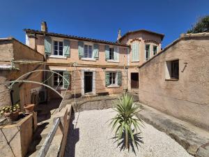 Villas Maison de charme avec piscine, climatise, WIFI, a deux pas du port et des plages : photos des chambres