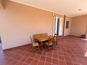 Appartamento con Giardino-Free Parking-2 minuti dalla Stazione