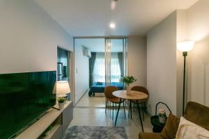 TC Contel at Bts Samrong