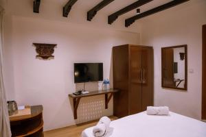 Nag Pukhu Guest House