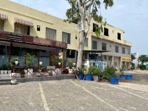 Aanandam Hotel