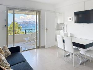 Bright one bedroom apartment on La Croisette