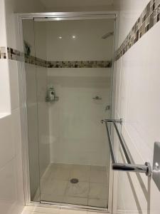 Wahroonga flat 2 bedroom 2 bath