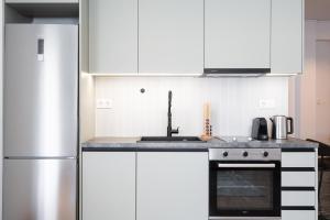 LIV - Premium Pagrati Apartment with View