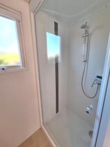 Mobile home with shared pool in Saint-Arnoult