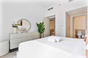 Radiant 2BR APT near Dubai Hills Park & Golf Club