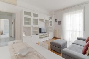 GuestHost - MM Lotto - Comfy & Bright Apartment X4
