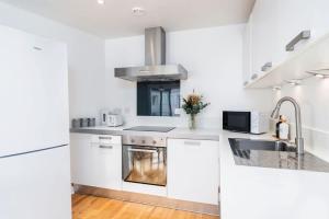 2Bed 2Bath Apartment near Sheffield City Centre with Free parking space