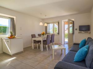 Rose Rossa Larissa Garten Ferienwohnung EG