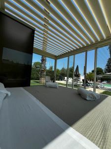 Camera Matrimoniale con Vista Piscina