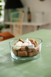 Qualys Vignoble parking, square view, close to city