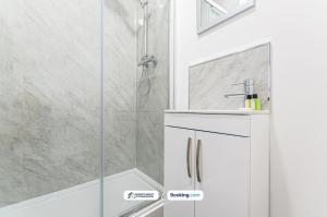 Severn Street House Serviced Accommodation