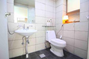 Elevator 5th floor 4 Rooms 3bathrooms