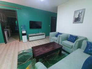 Executive 1 bedroom house