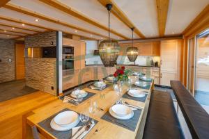 Prival - Majestic Peak 3br Chalet