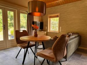 2-p Chalet met privacy en tuin nabij Leeuwarden