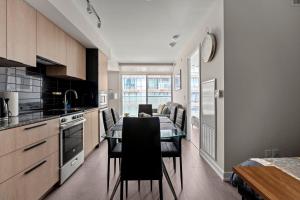Bright 1BD & Den in Downtown Toronto