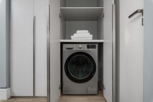 Luxurious apt with amazing views