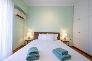 Metaxourgeio Metro Apartment-Comfort for 3 by ΜΡS