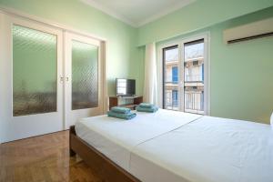 Metaxourgeio Metro Apartment-Comfort for 3 by ΜΡS