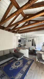 Casa indipendente con giardino privato e posto macchina gratuito
