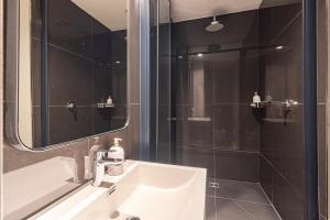 Chic and Central 1Bd in the heart of it all