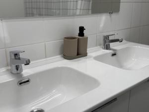 Appartements Grand T4 lumineux, parking prive , metro a 5 min - Ideal familles ou pros - 3 chambres pour 6 personnes : photos des chambres