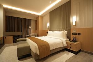 Hotel JSR Continental