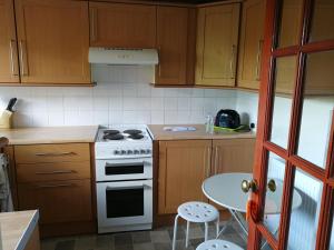 Three Bedroom Apartment Glasgow
