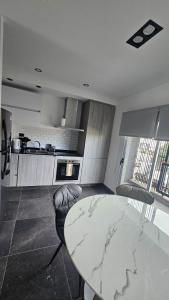 Nova Suites , a estrenar con asador y cochera privada