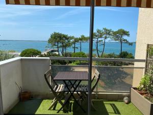 A146 2 pieces luminuex vue mer parking Moulleau