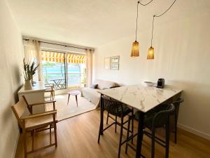 A146 2 pieces luminuex vue mer parking Moulleau